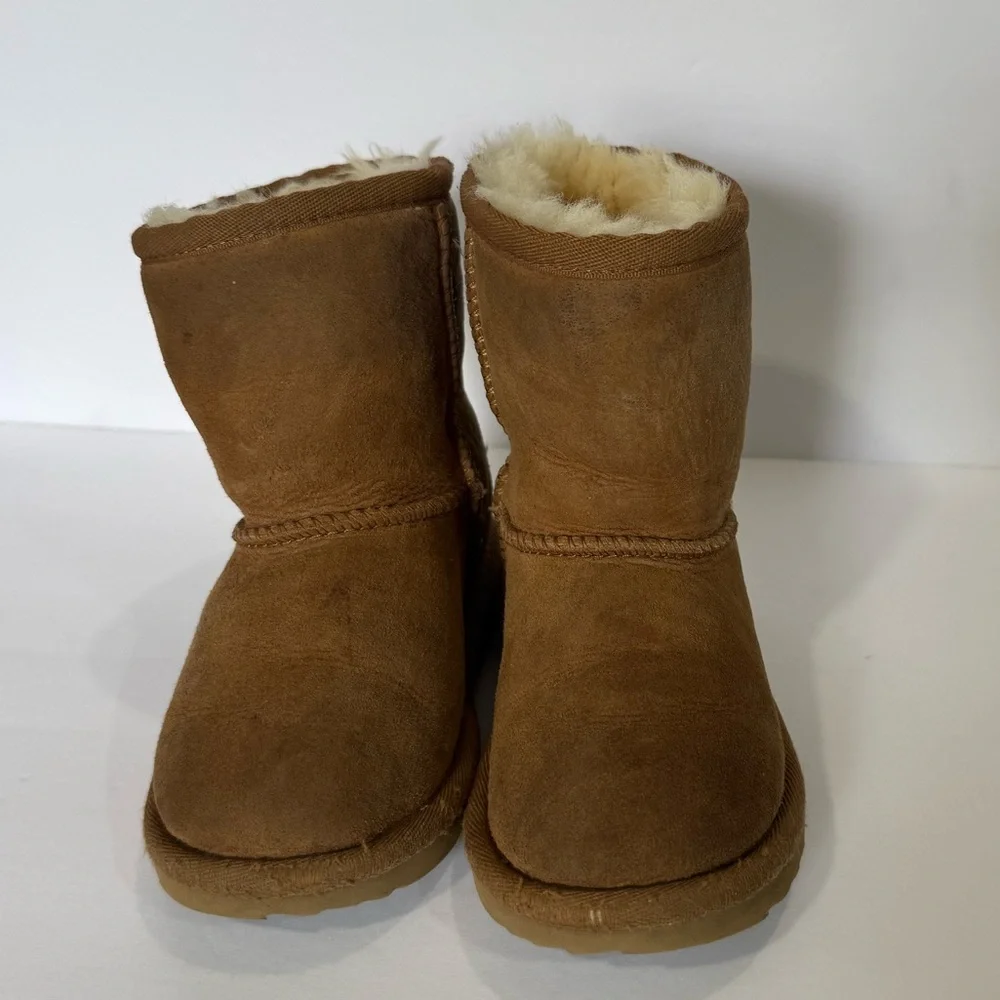 UGG CLASSIC BOOTS FOR TODDLERS